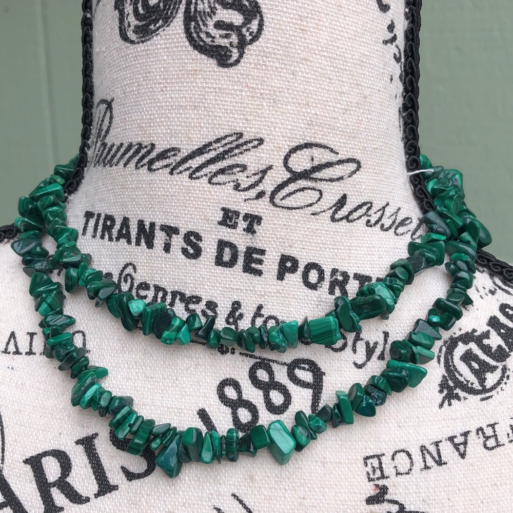 Green natural stone necklace & bracelet set.